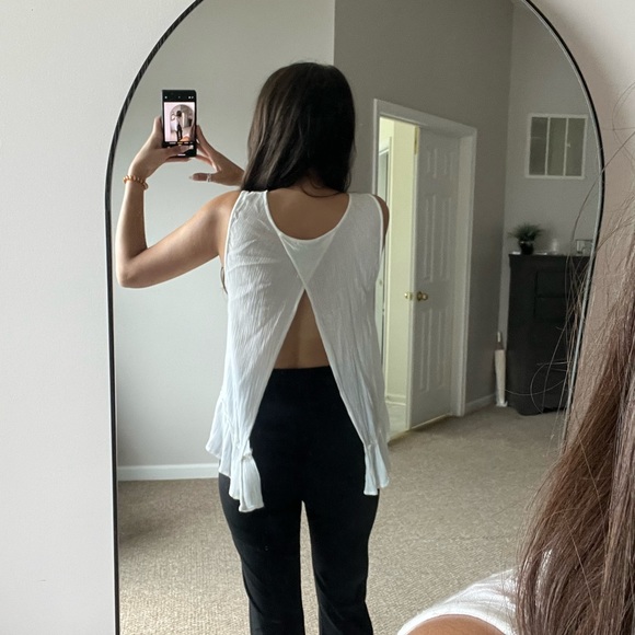 Embroidered Open Back Tank - Picture 4 of 4